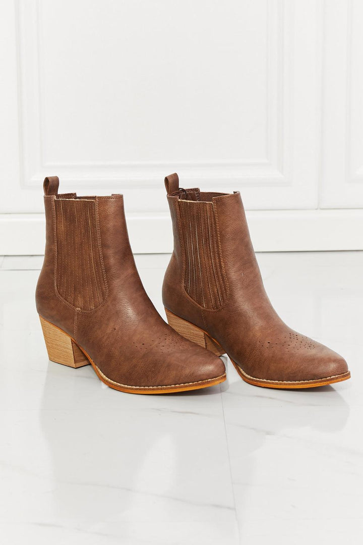 Love the Journey Stacked Heel Chelsea Boot in Chestnut - Tran.scend 
