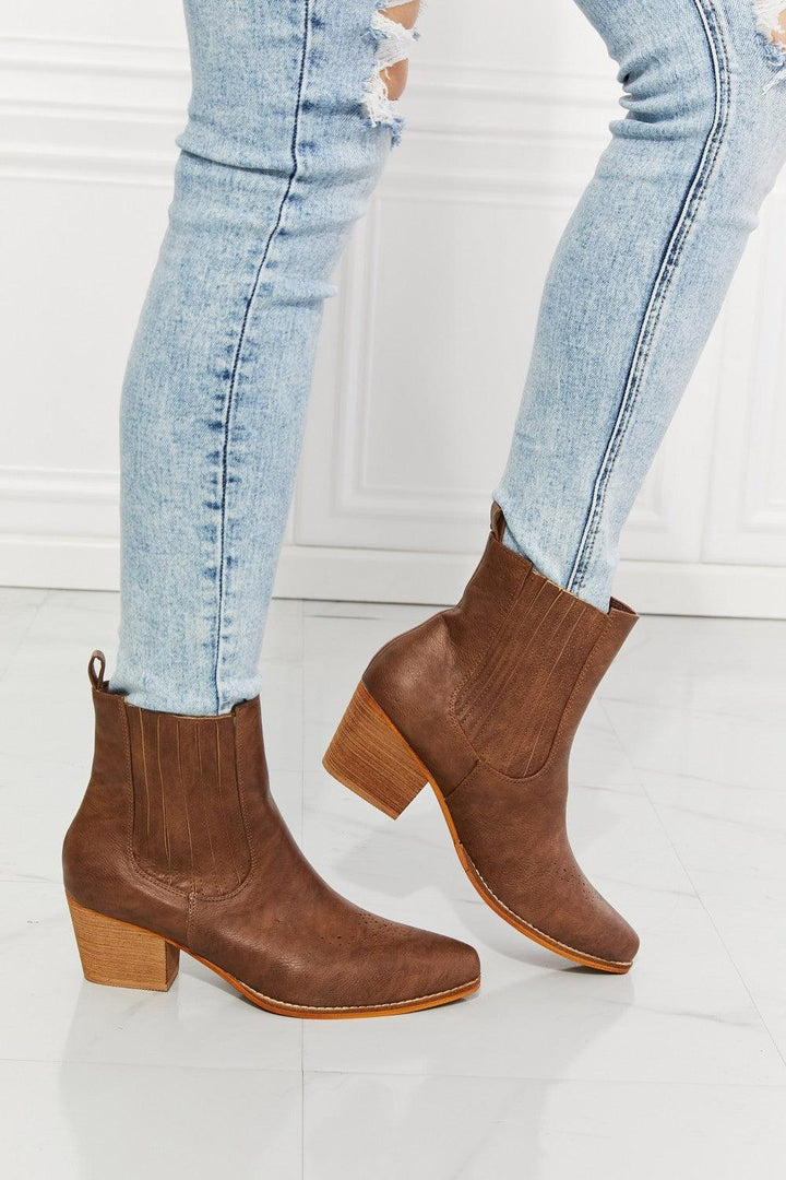 Love the Journey Stacked Heel Chelsea Boot in Chestnut - Tran.scend 